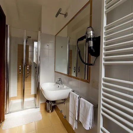 Hotell Quarcino Como