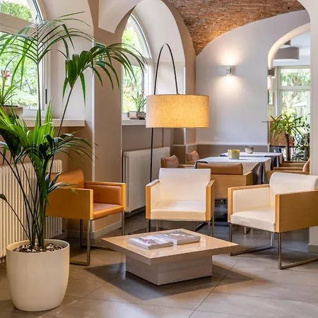 Hotell Quarcino Como