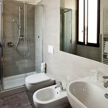 Quarcino Hotell