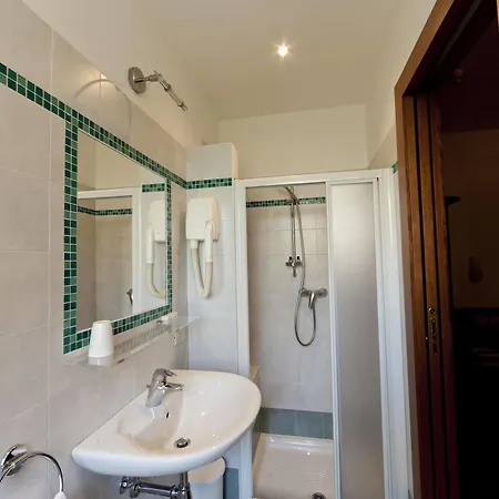 Quarcino Hotell Como