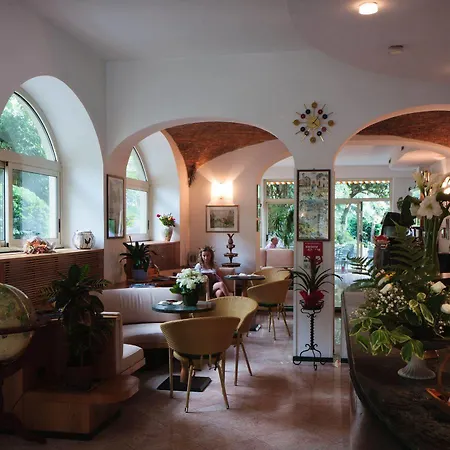 Quarcino Hotell