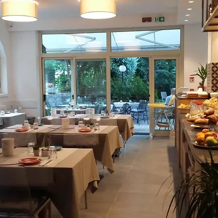 Hotell Quarcino Como
