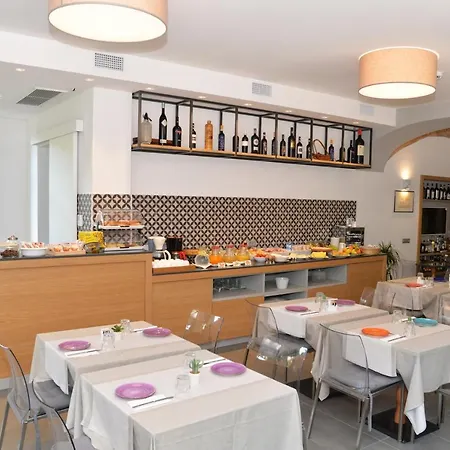 Quarcino Hotell 3*