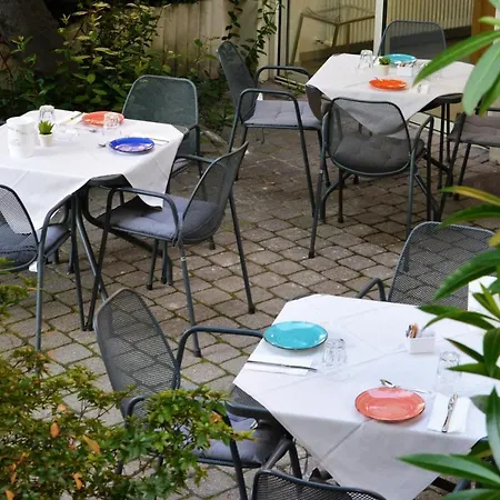 Quarcino Hotel