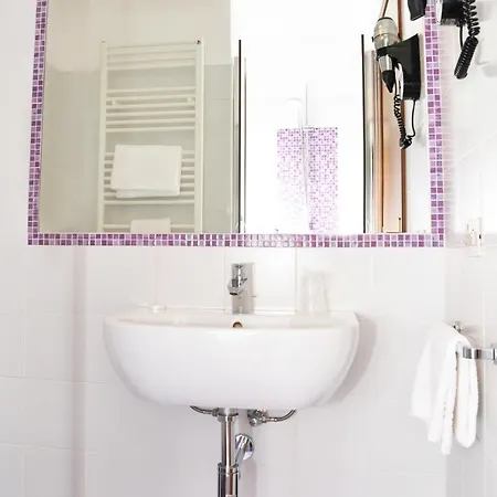 Hotell Quarcino Como