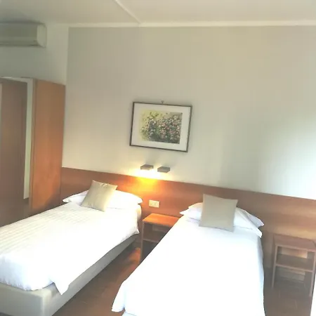 Quarcino Hotell 3*