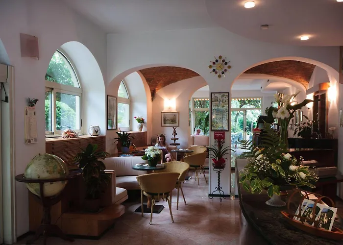 Quarcino Hotel