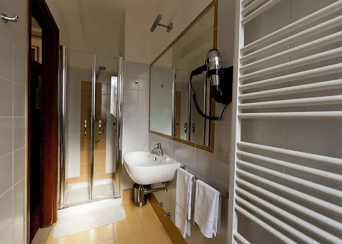 Hotell Quarcino Como